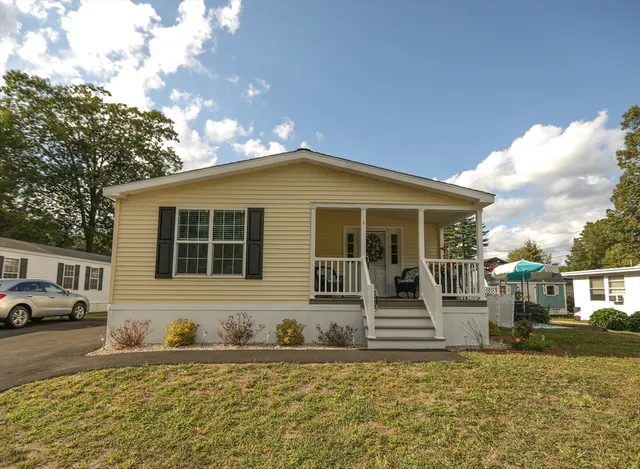 $389,000 | 3 B Street, Merrimac, MA 01860