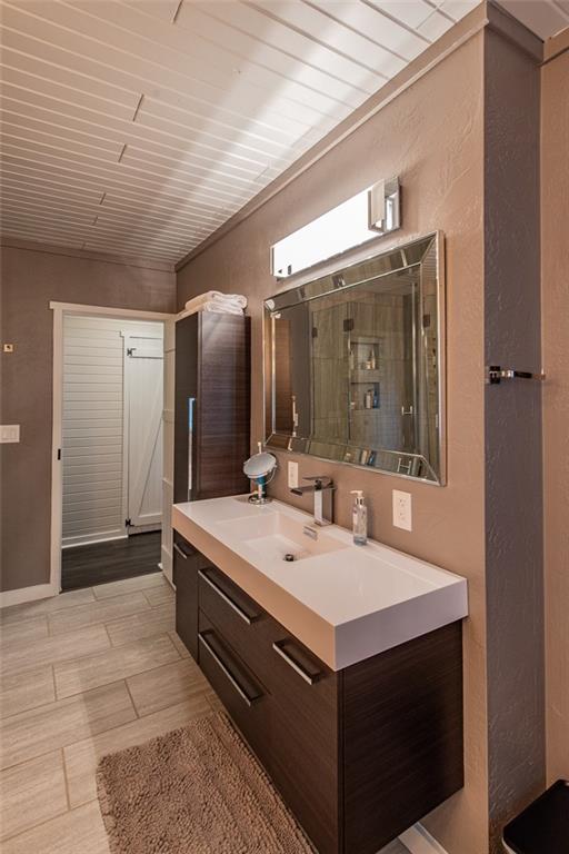 260 St Xavier Road Latrobe, PA 15650 - Photo 15 of 25 Large Vanity in Bath!