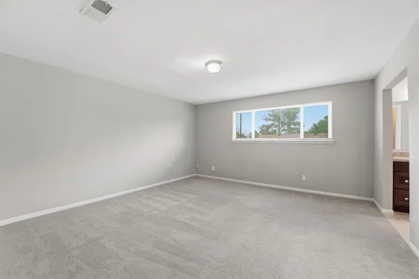 $1,975 | 2325 Triway Lane, Unit 208, Houston, TX 77043