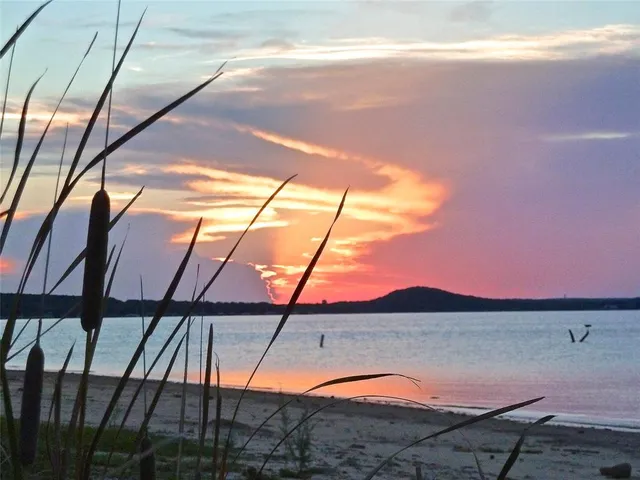 $365,000 | 504 Doe Lane, Graham, TX 76450