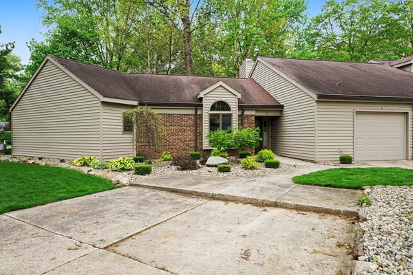 $290,000 | 1 Boulder Court, Nappanee, IN 46550