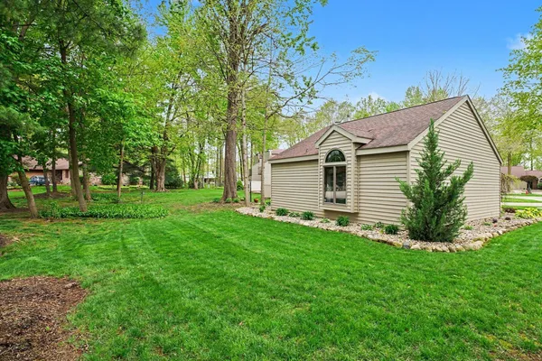 $290,000 | 1 Boulder Court, Nappanee, IN 46550