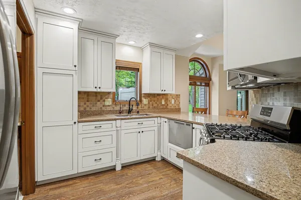 $290,000 | 1 Boulder Court, Nappanee, IN 46550