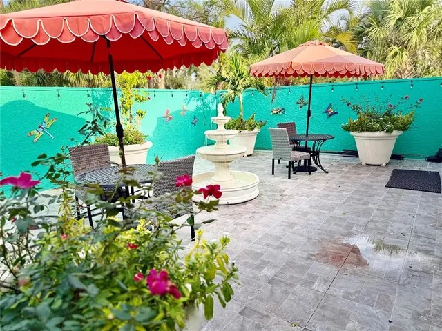 $375,000 | 511 Lakeside Drive, Unit 511, Bradenton, FL 34210