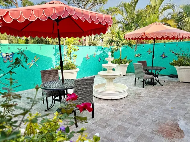 $375,000 | 511 Lakeside Drive, Unit 511, Bradenton, FL 34210