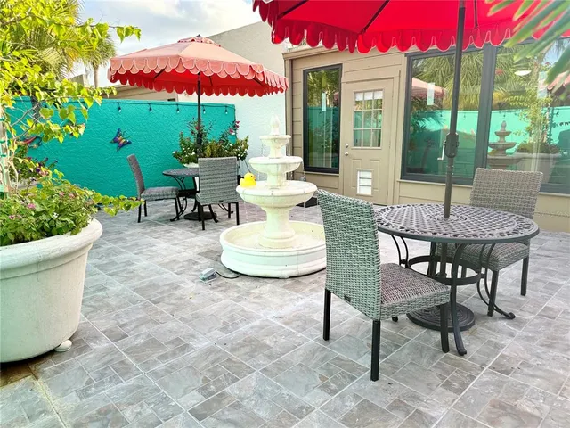 $375,000 | 511 Lakeside Drive, Unit 511, Bradenton, FL 34210