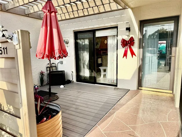 $375,000 | 511 Lakeside Drive, Unit 511, Bradenton, FL 34210