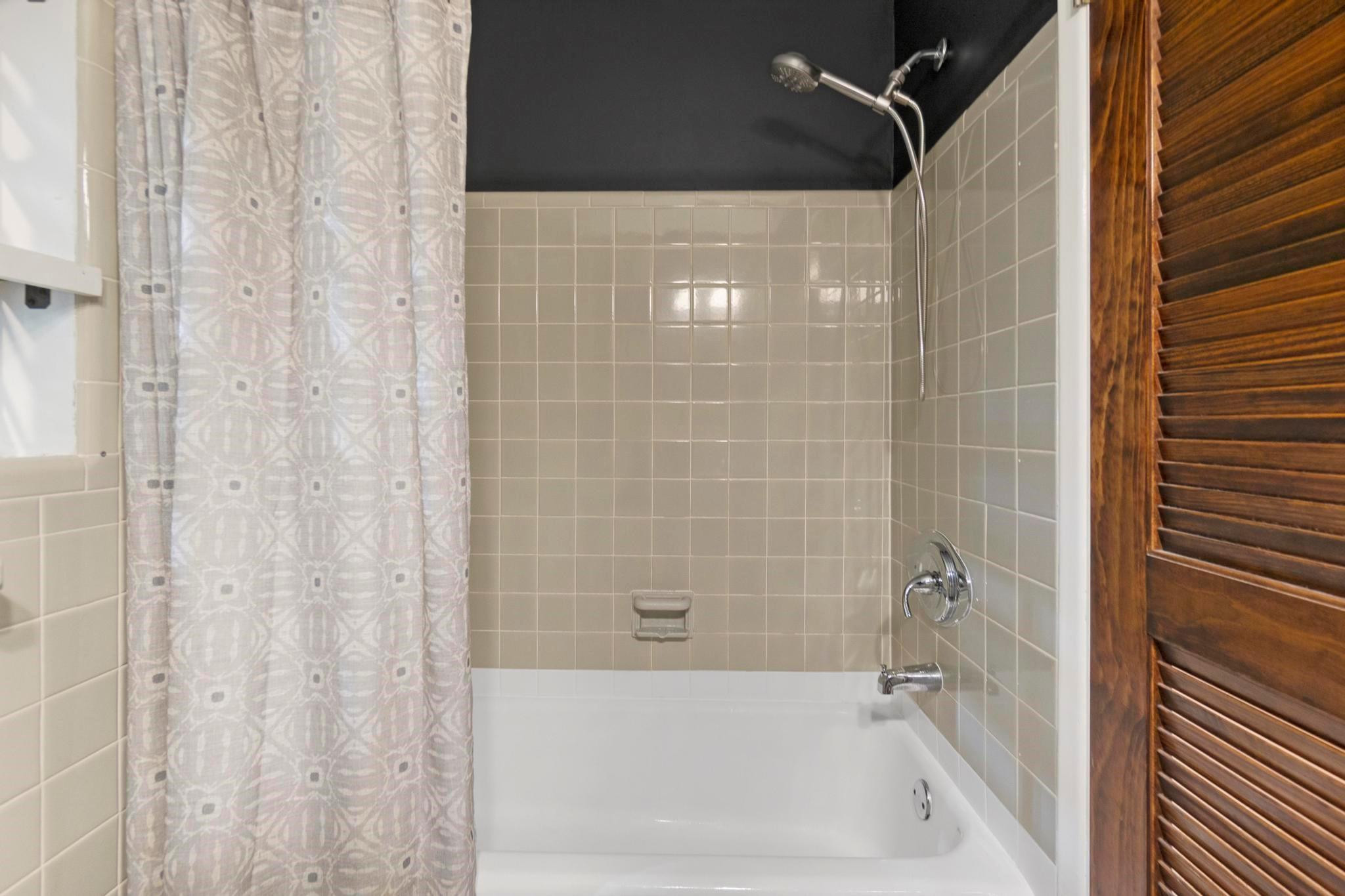 2755 Northeast 28th Avenue, Unit C2 Lighthouse Point, FL 33064 - Photo 22 of 32 Photo 22