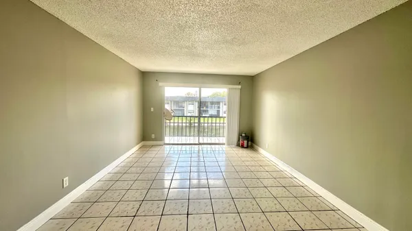 $1,650 | 8040 North Colony Circle, Unit 207, Tamarac, FL 33321