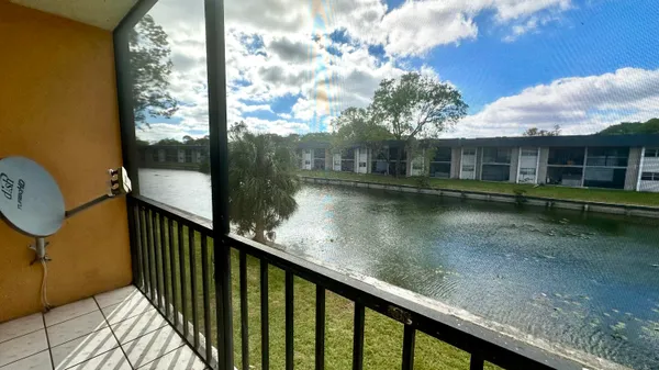 $1,650 | 8040 North Colony Circle, Unit 207, Tamarac, FL 33321