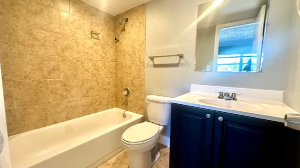 $1,650 | 8040 North Colony Circle, Unit 207, Tamarac, FL 33321