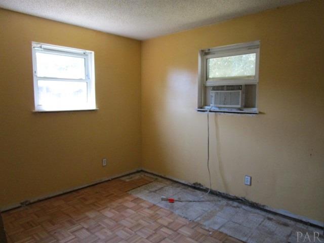 7040 Oakcliff Road Pensacola, FL 32526 - Photo 7 of 13 Gallery Image 7