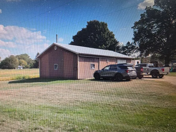 $140,000 | 29510 S Drive North, Springport, MI 49284