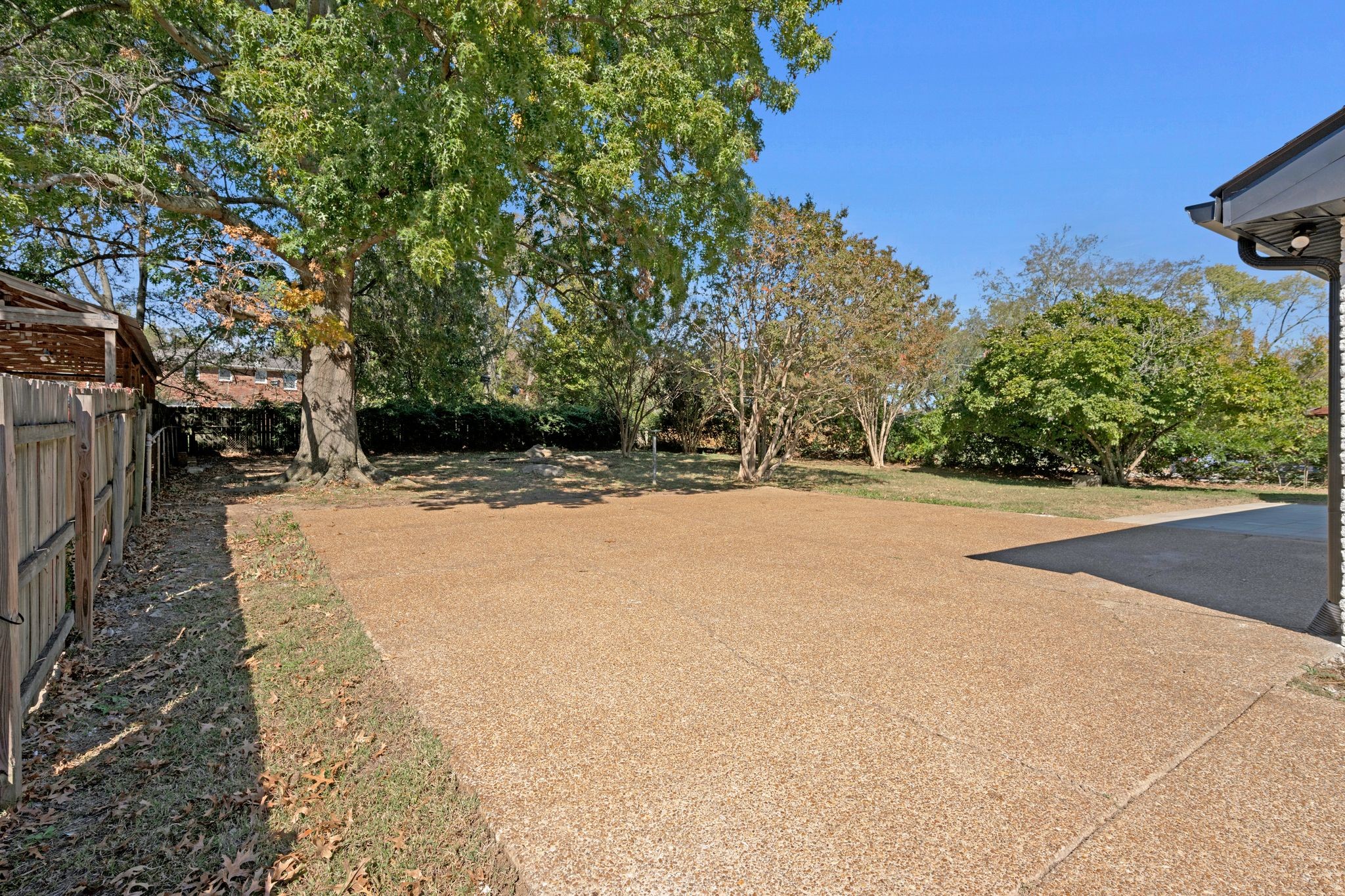267 Bell Road Nashville, TN 37217 - Photo 23 of 28 Large driveway area for parking.