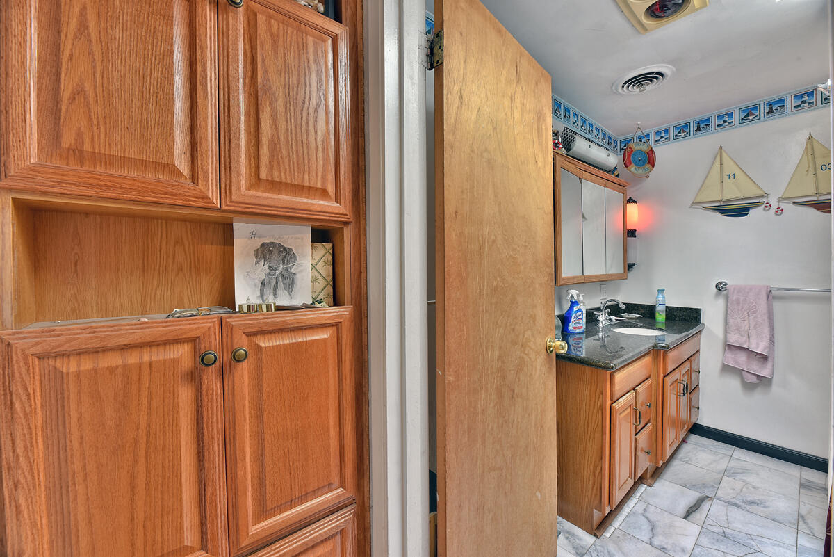 1331 Vawter Road Medford, OR 97501 - Photo 20 of 43 DSC_8761