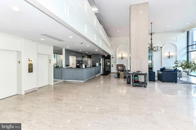 $2,950 | 1300 Army Navy Drive, Unit 817, Arlington, VA 22202