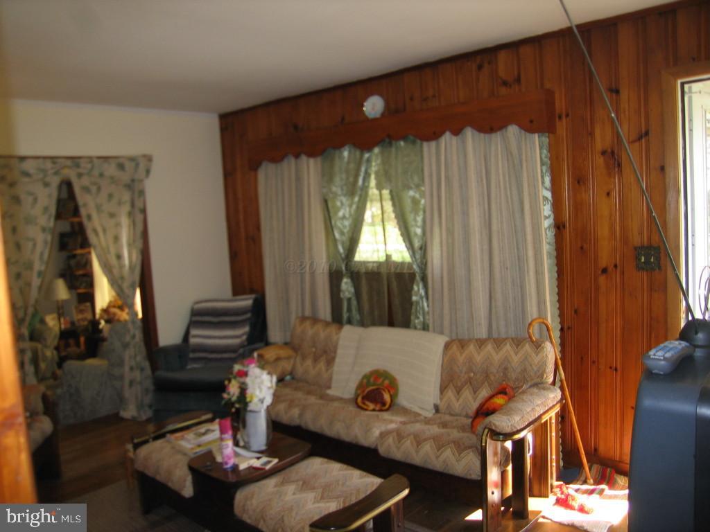 23284 H H. Milbourne Road Deal Island, MD 21821 - Photo 3 of 15 Gallery Image 3
