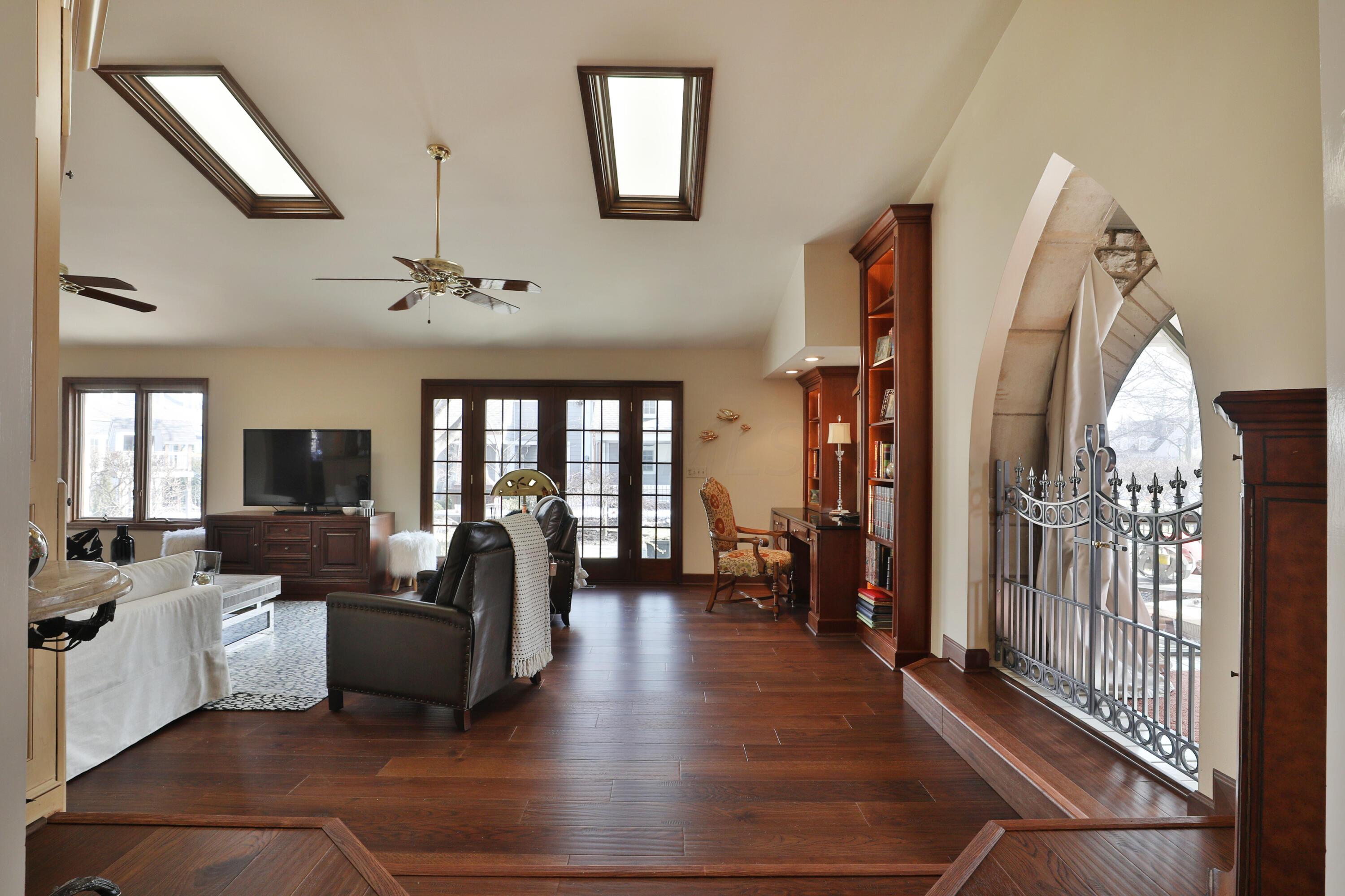 2324 Coventry Road Columbus, OH 43221 - Photo 21 of 139 Gallery Image 21
