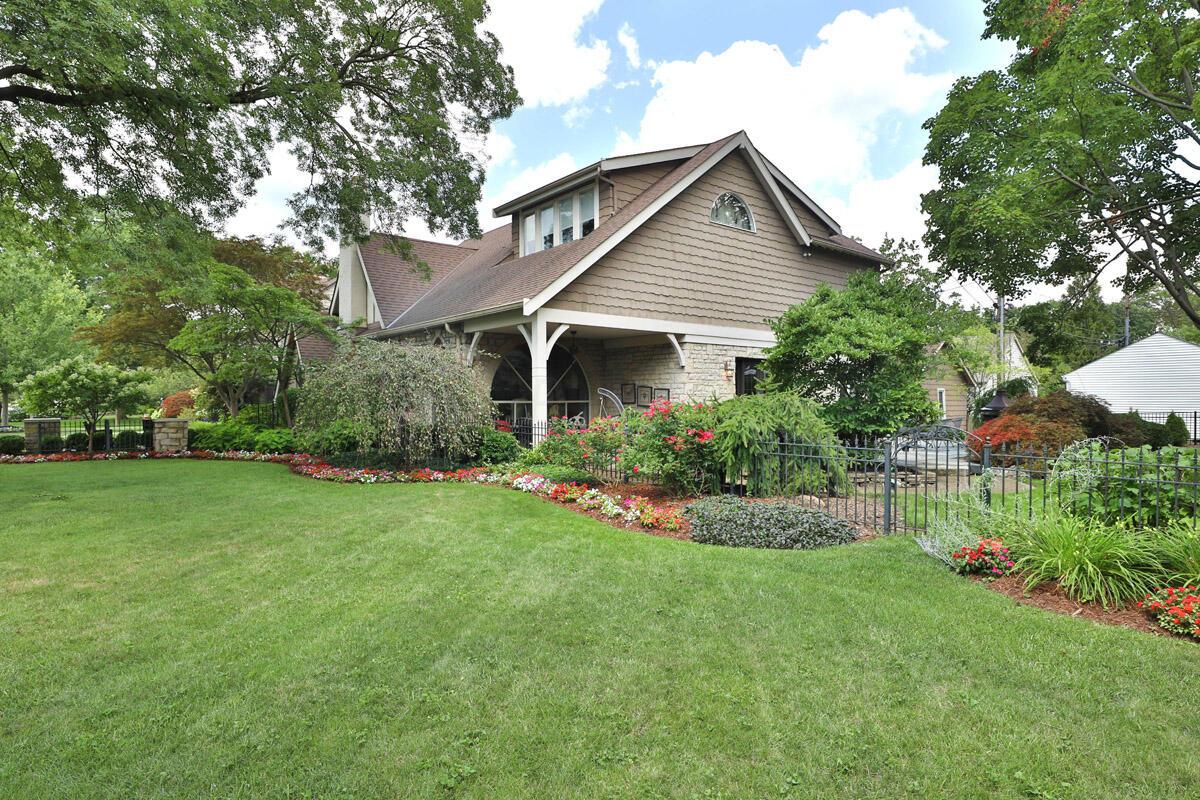 2324 Coventry Road Columbus, OH 43221 - Photo 4 of 139 Gallery Image 4