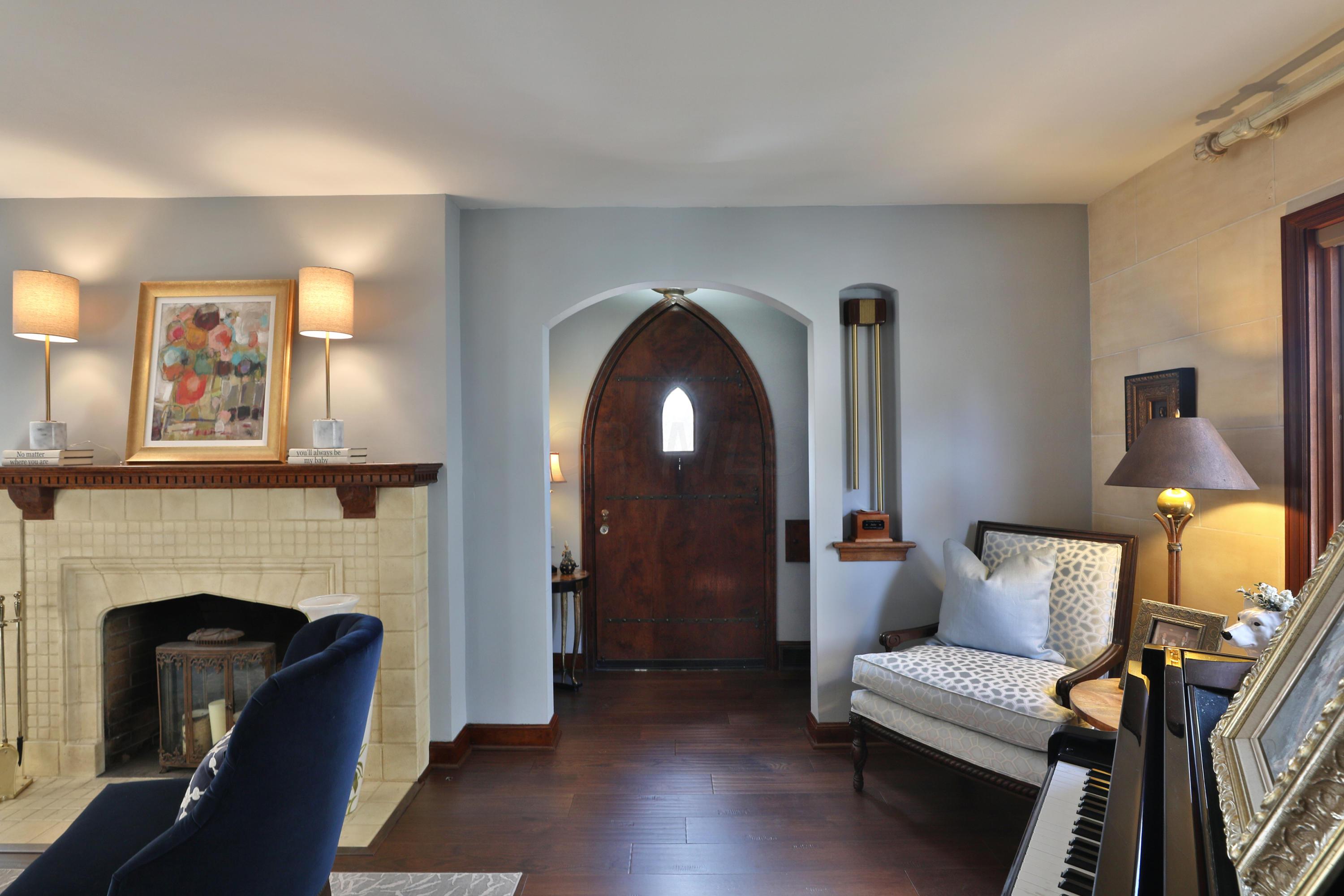 2324 Coventry Road Columbus, OH 43221 - Photo 7 of 139 Gallery Image 7