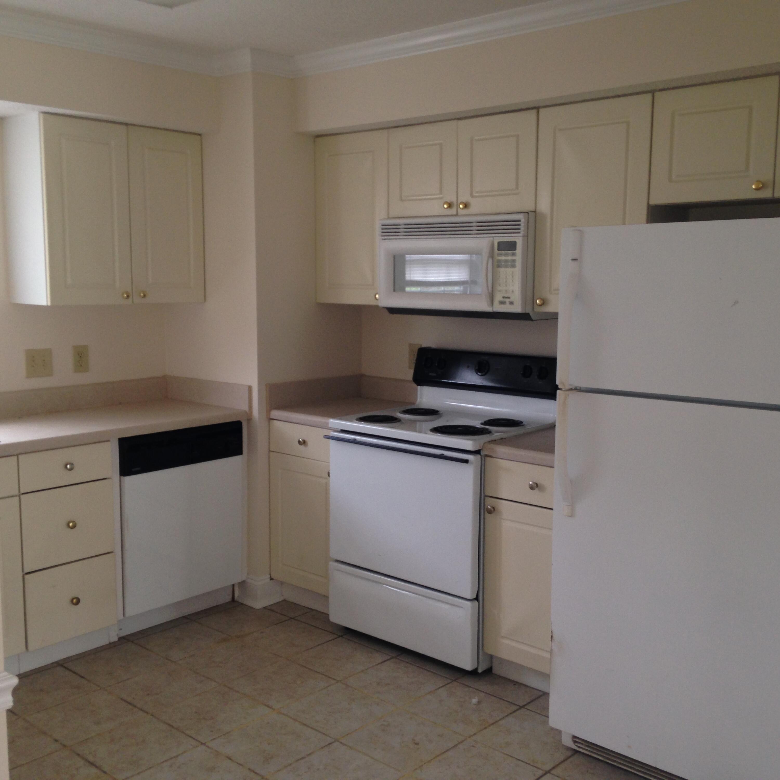 108 Poet Place Lexington, SC 29072 - Photo 3 of 6 Kitchen
