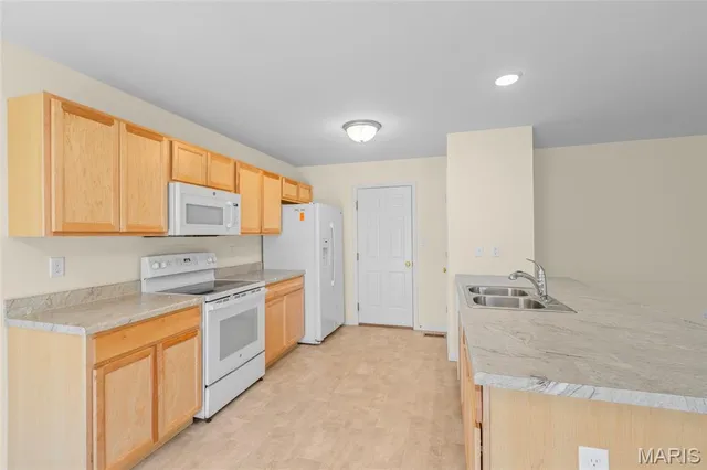 $294,000 | 5917 Creek Side Place, Cedar Hill, MO 63016