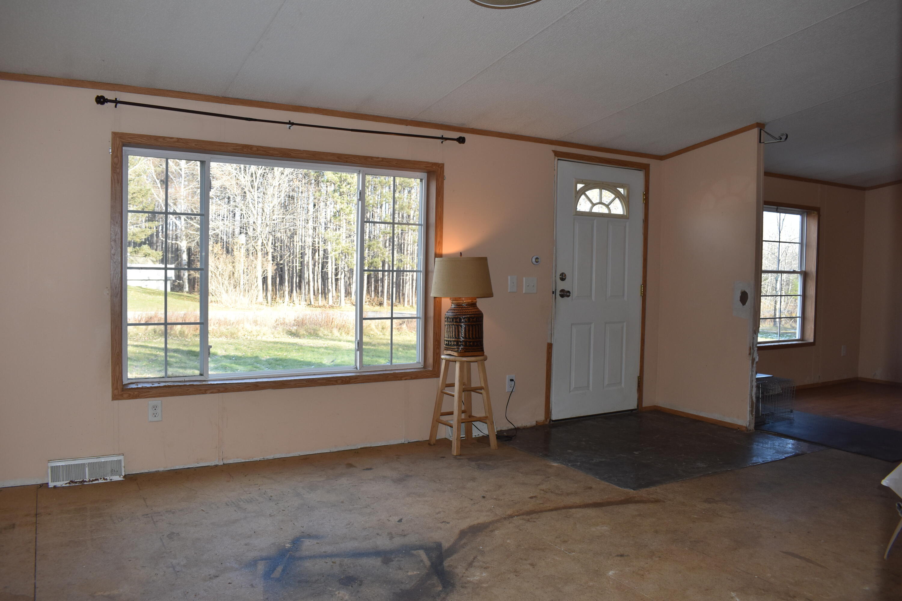 368 Snakeroot Road Pittsfield, ME 04967 - Photo 10 of 33 Living room