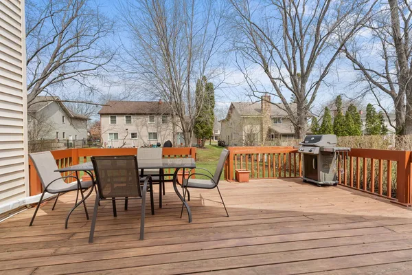 $350,000 | 1072 Cedar Crest Drive, Crystal Lake, IL 60014