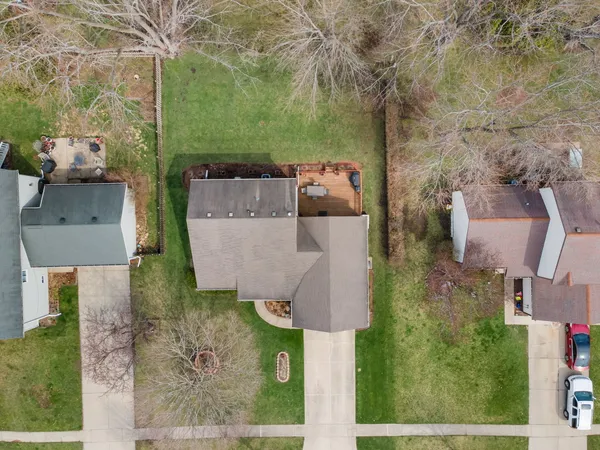 $350,000 | 1072 Cedar Crest Drive, Crystal Lake, IL 60014