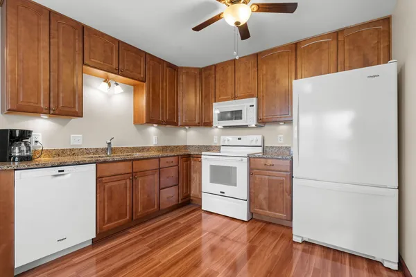 $350,000 | 1072 Cedar Crest Drive, Crystal Lake, IL 60014