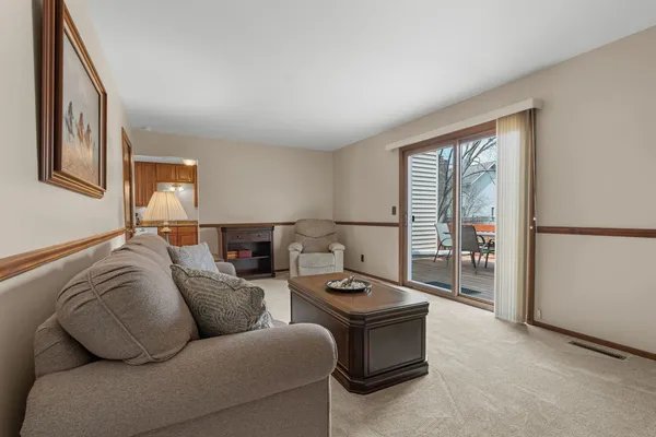 $350,000 | 1072 Cedar Crest Drive, Crystal Lake, IL 60014