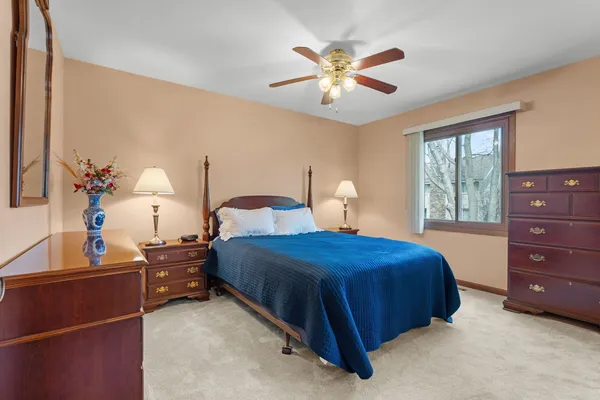 $350,000 | 1072 Cedar Crest Drive, Crystal Lake, IL 60014