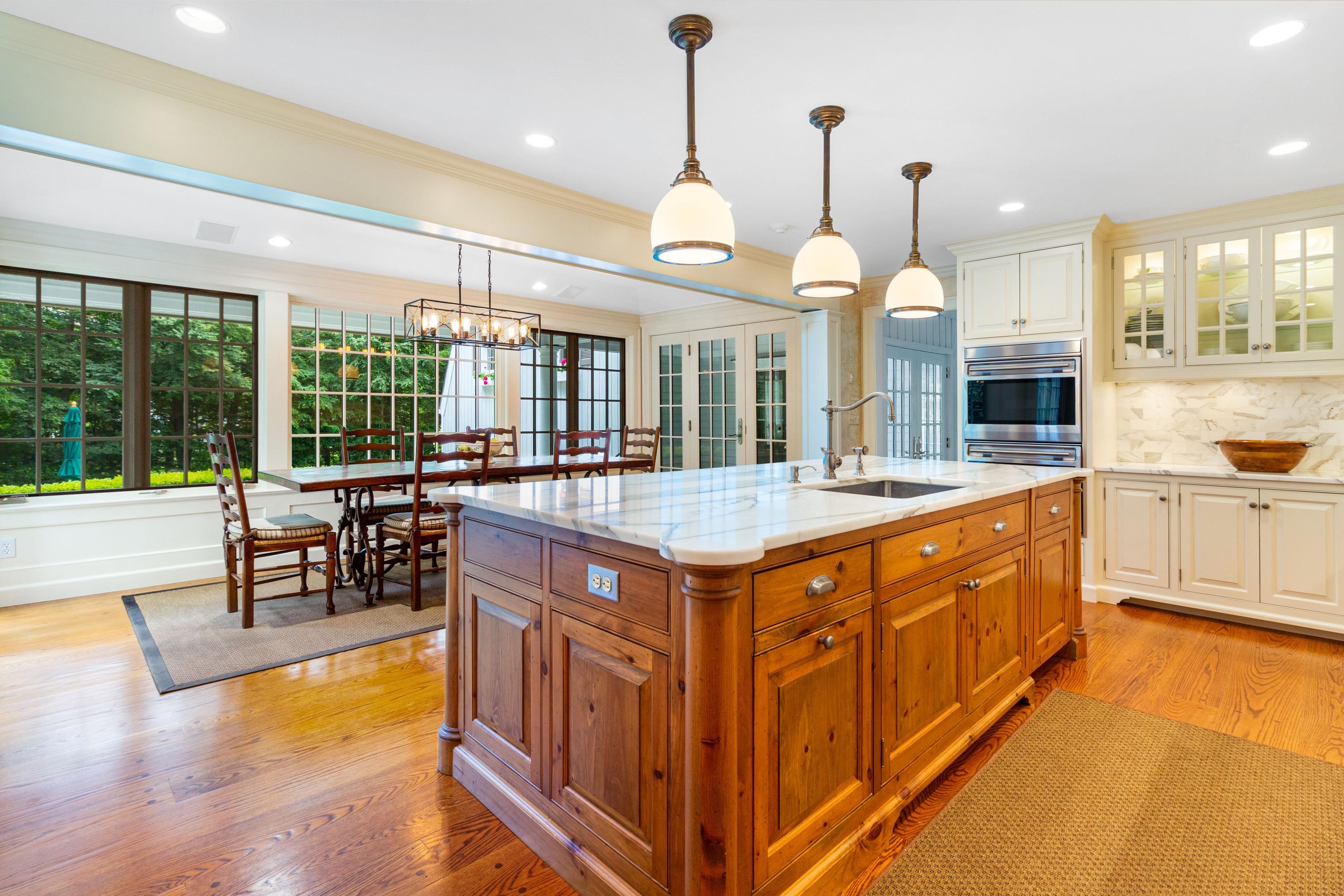 75 Lake Wind Road New Canaan, CT 06840 - Photo 10 of 37 Chef's kitchen