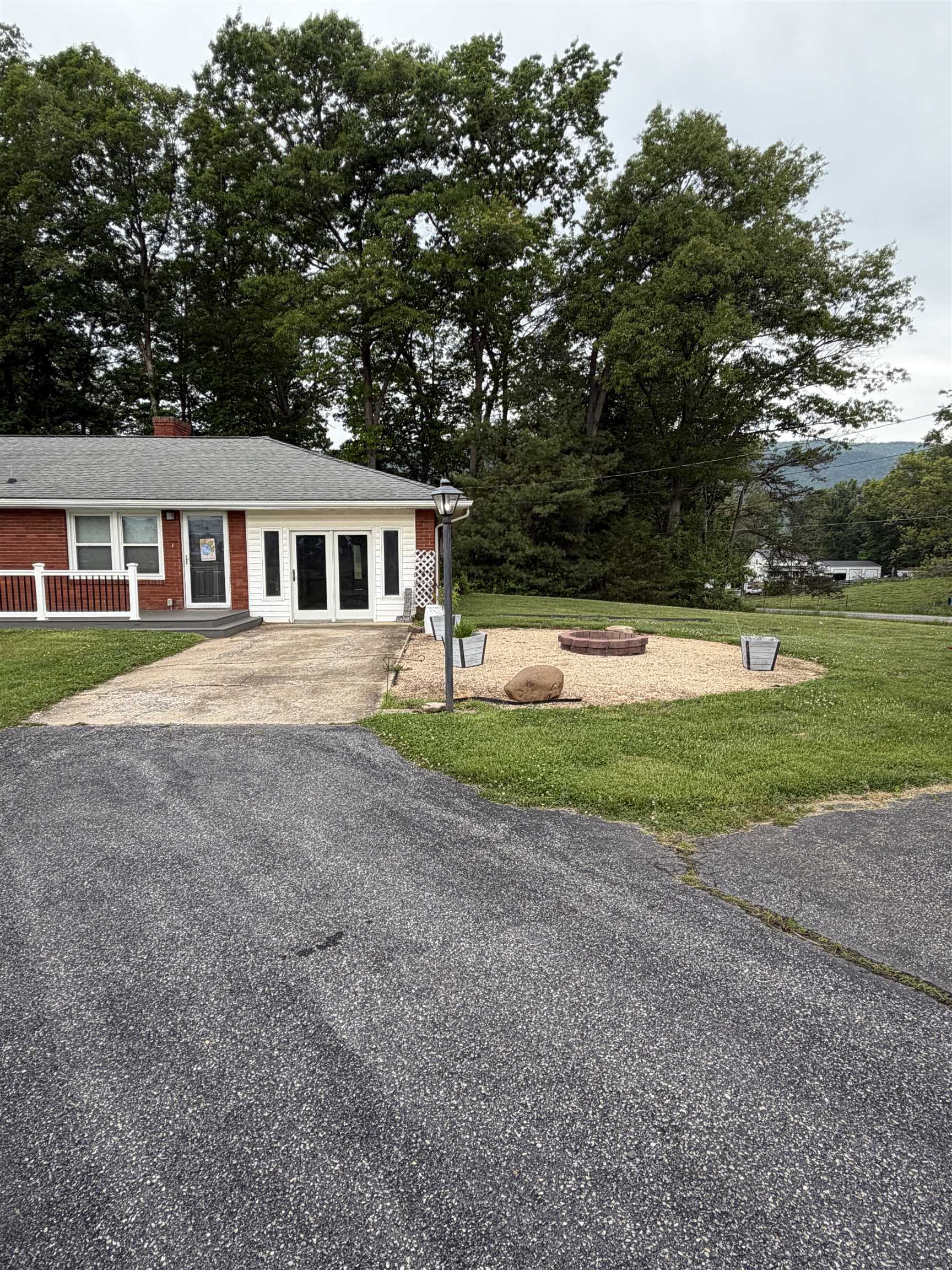 1335 Rinacas Corner Road Shenandoah, VA 22849 - Photo 13 of 35