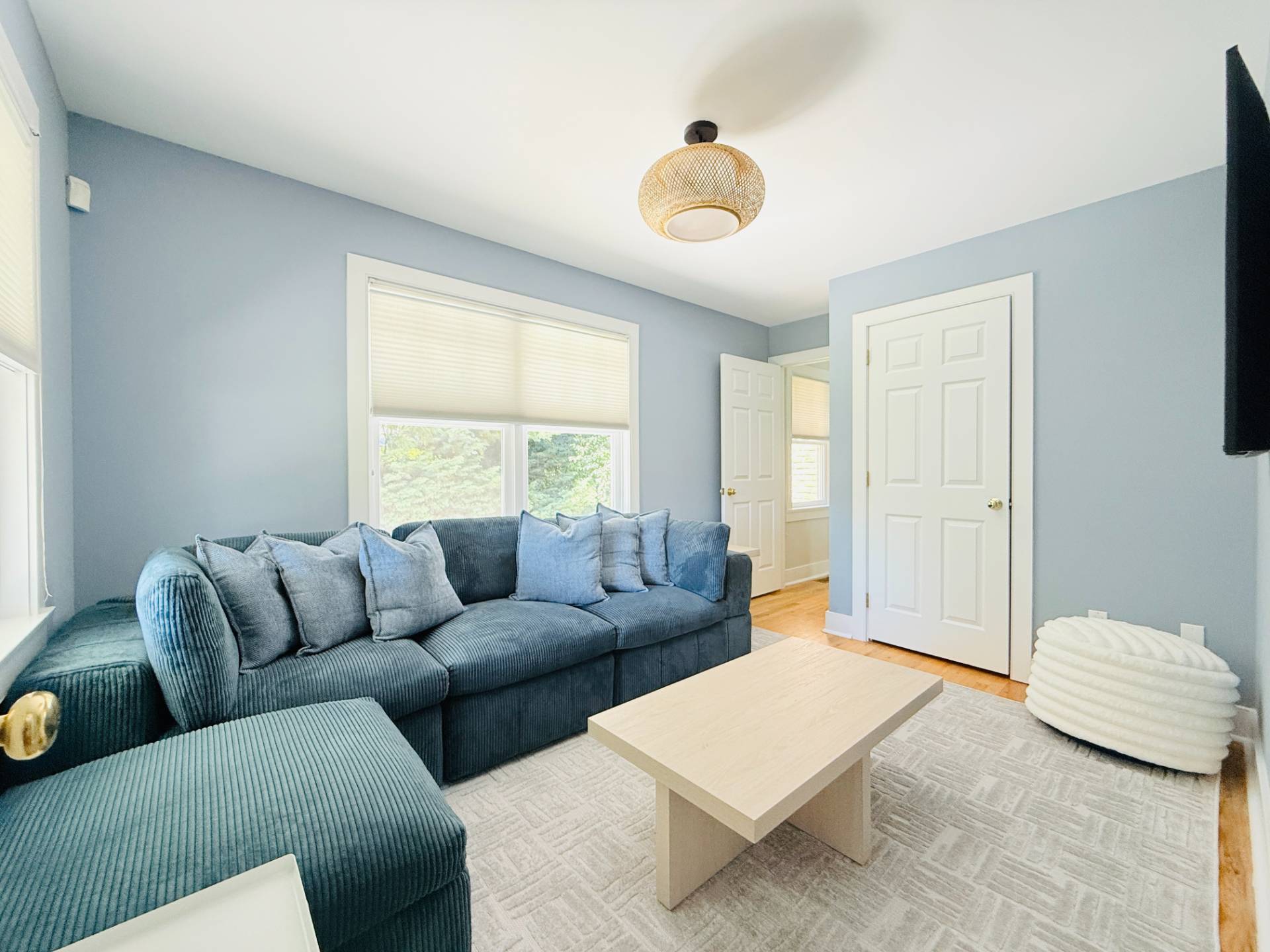 10 Aelfie's Way Bridgehampton, NY 11932 - Photo 18 of 31 a living room with furniture and a window
