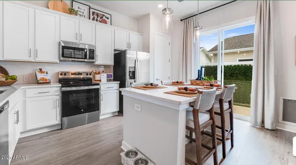 $2,047 | 4550 South 67th Avenue, Unit 2, Phoenix, AZ 85043