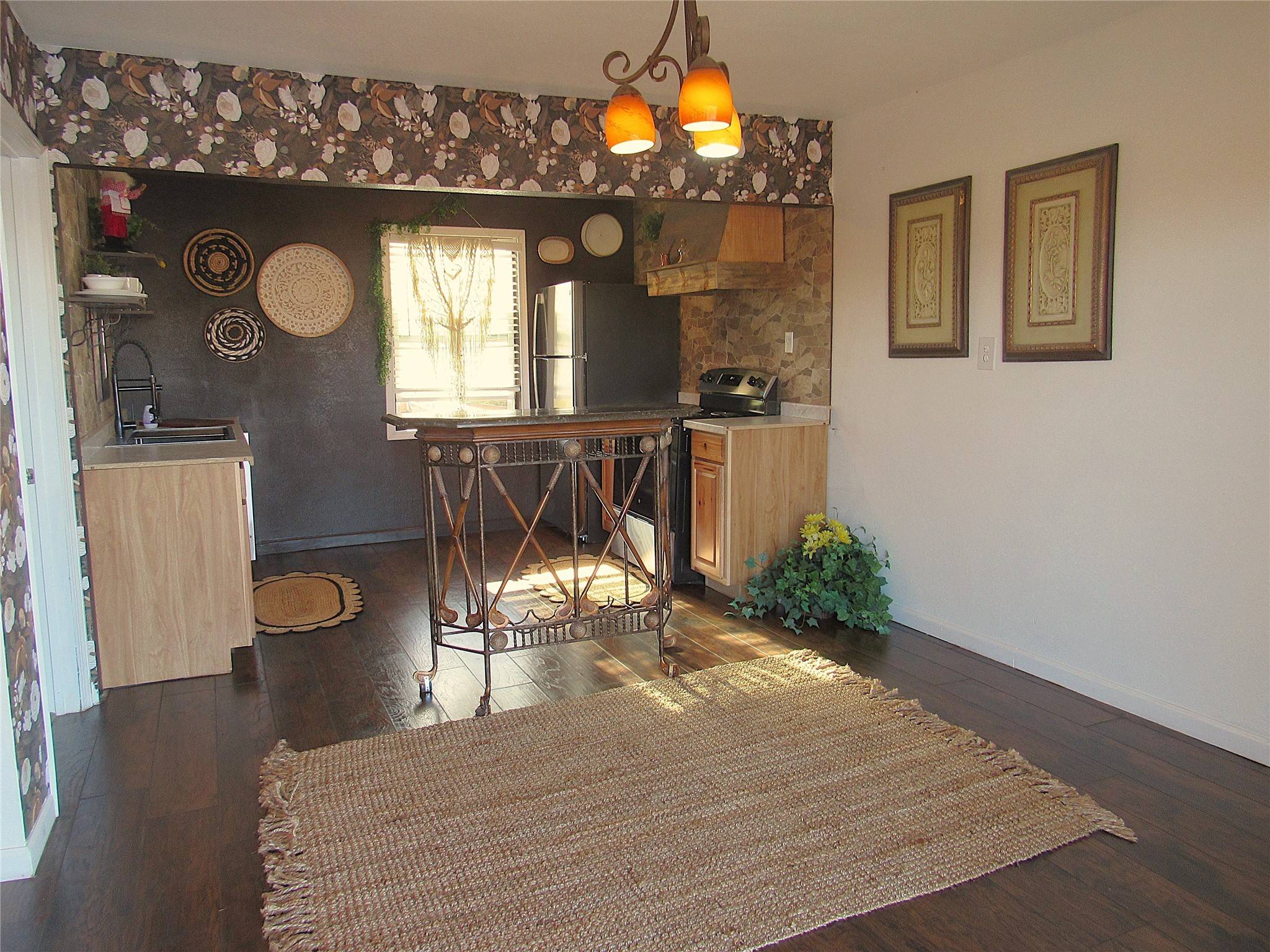 2503 River Crest Houston, TX 77338 - Photo 14 of 35 a view of a dining room with furniture and chandelier