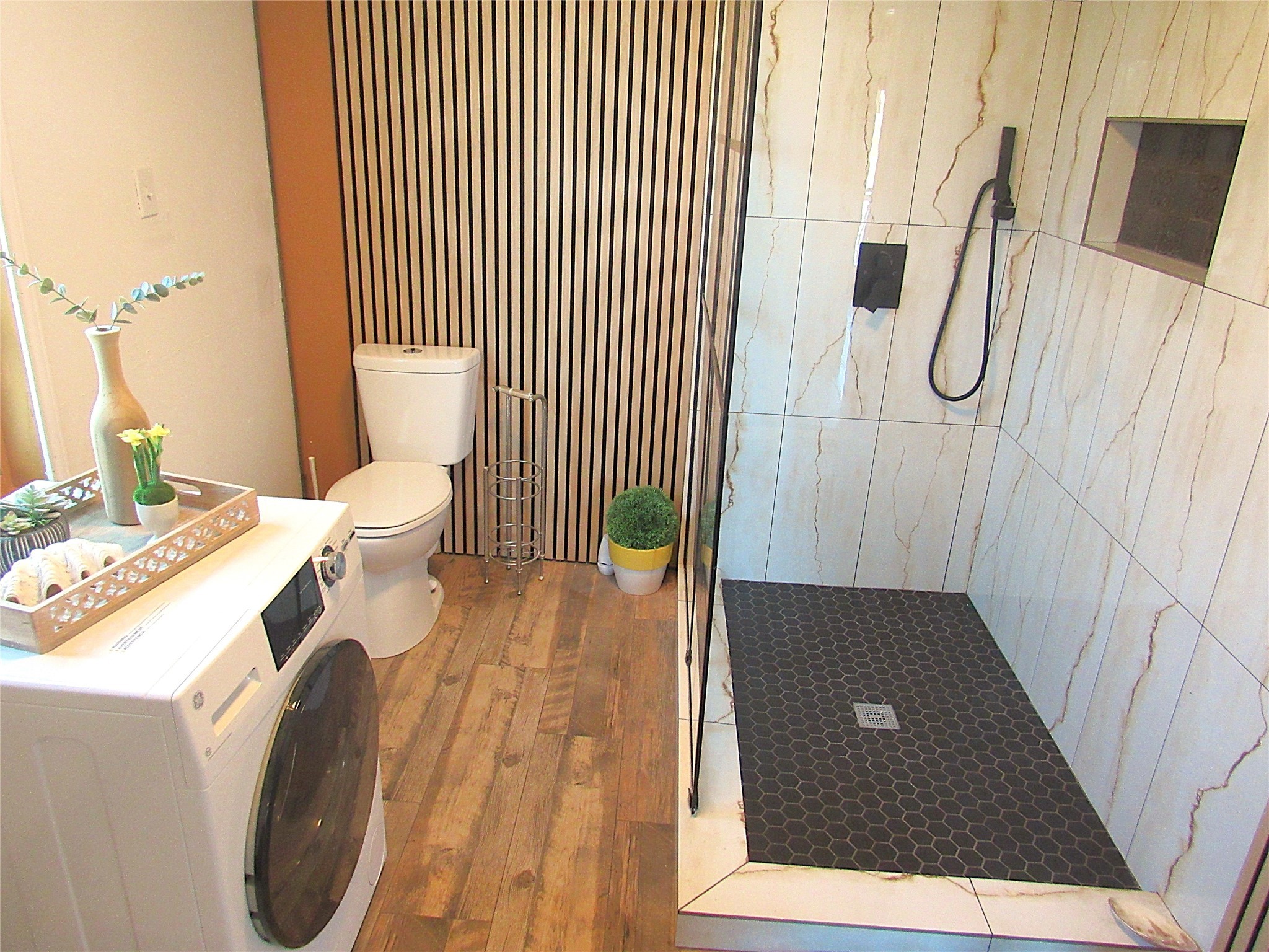 2503 River Crest Houston, TX 77338 - Photo 21 of 35 a bathroom with a sink toilet and shower
