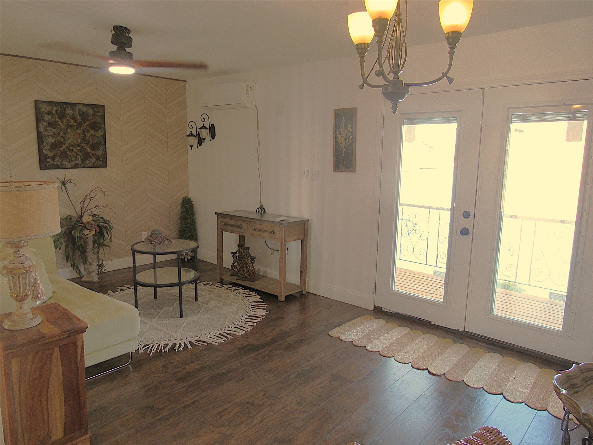 2503 River Crest Houston, TX 77338 - Photo 25 of 35 a view of a livingroom with furniture window and wooden floor