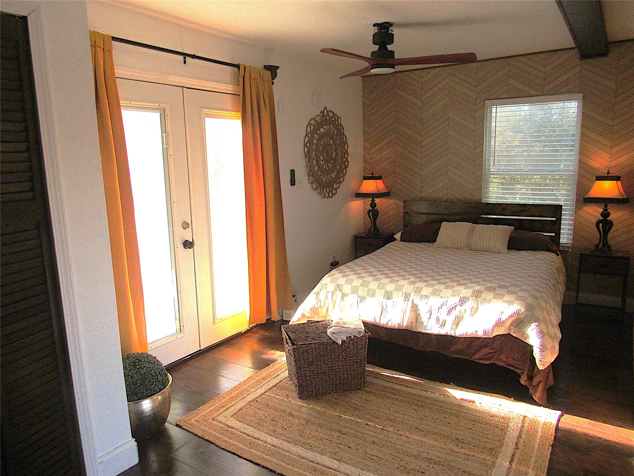 2503 River Crest Houston, TX 77338 - Photo 30 of 35 a bedroom with bed and window