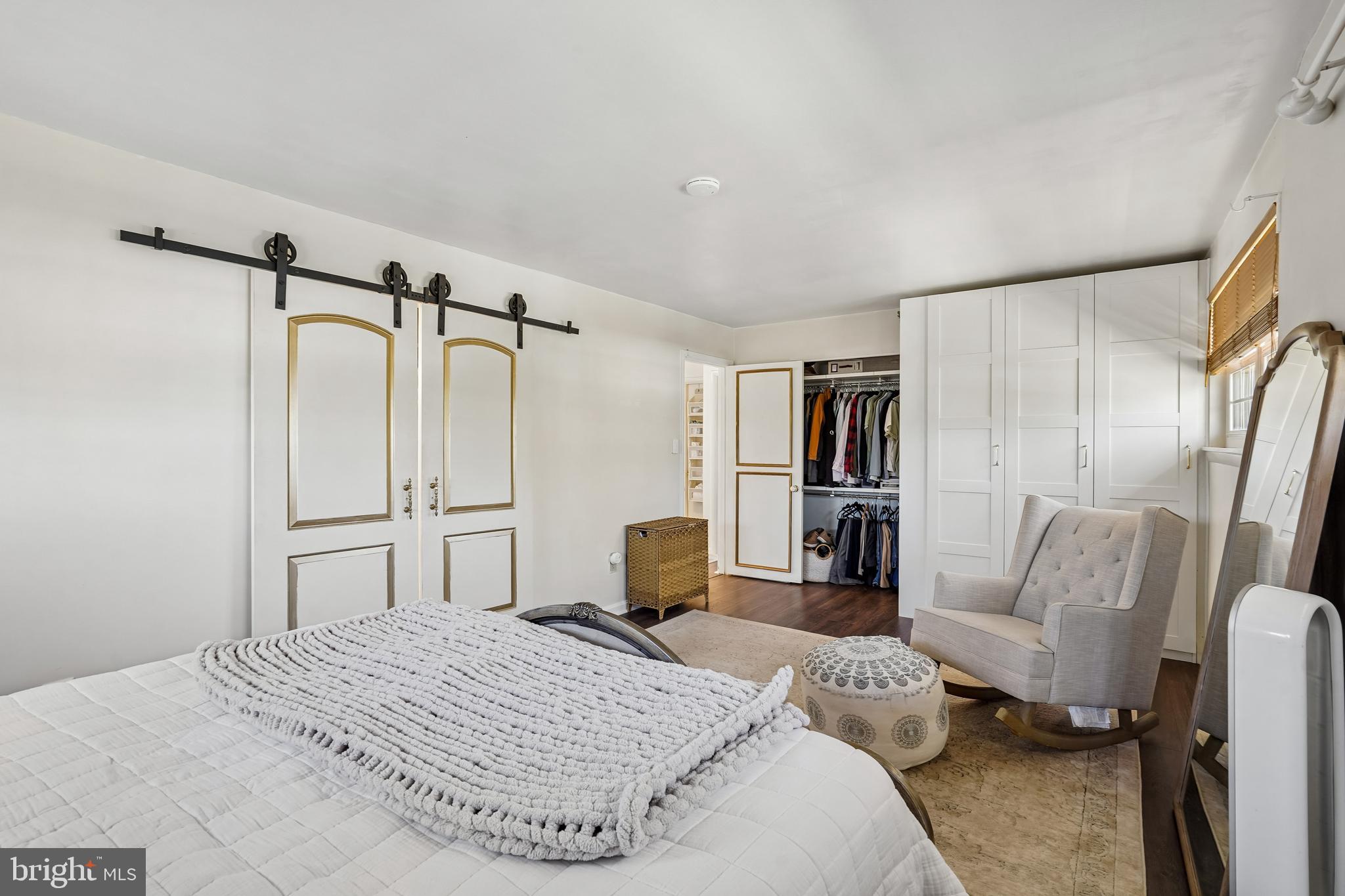4002 Old Mill Road Alexandria, VA 22309 - Photo 12 of 27 Primary Bedroom showing sliding doors to Bathroom