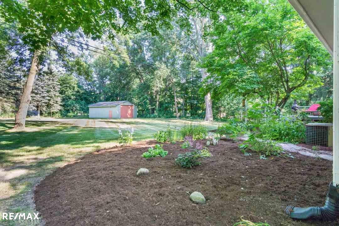 753 Charlesina Drive Rochester, MI 48306 - Photo 32 of 37 31356399-31.JPG
