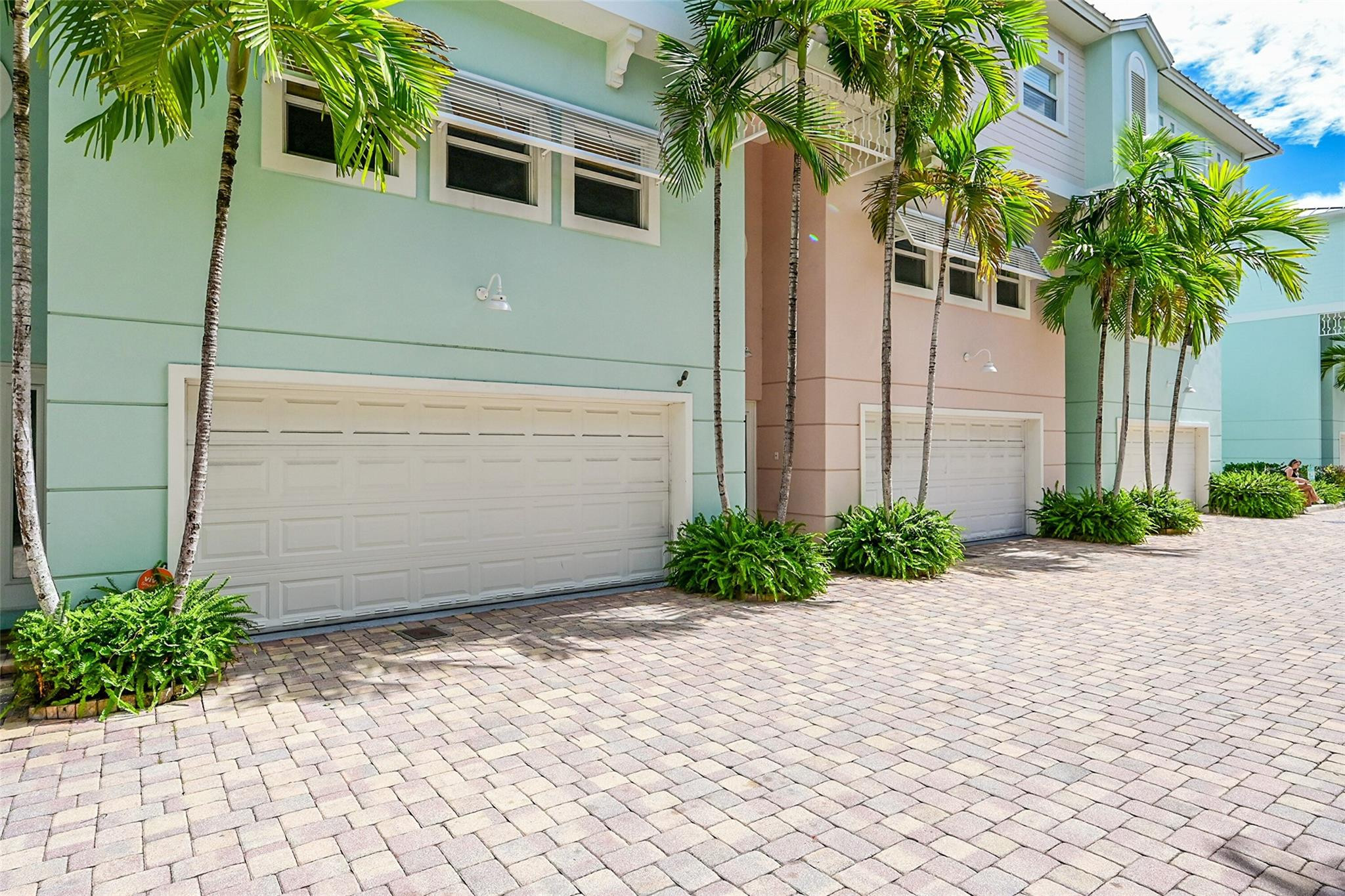 453 Northeast 1st Street Pompano Beach, FL 33060 - Photo 2 of 54 Photo 2