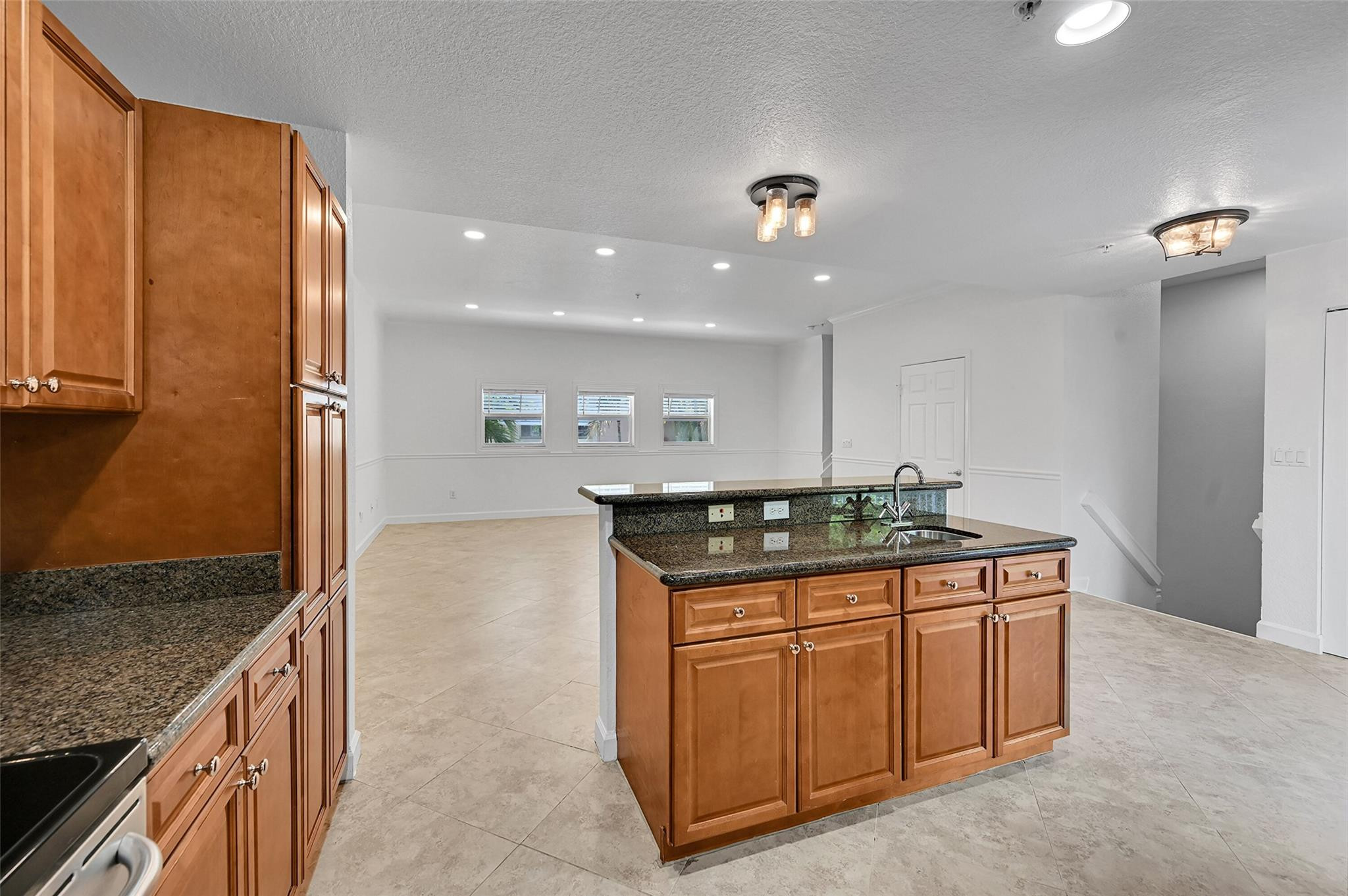 453 Northeast 1st Street Pompano Beach, FL 33060 - Photo 7 of 54 Photo 7