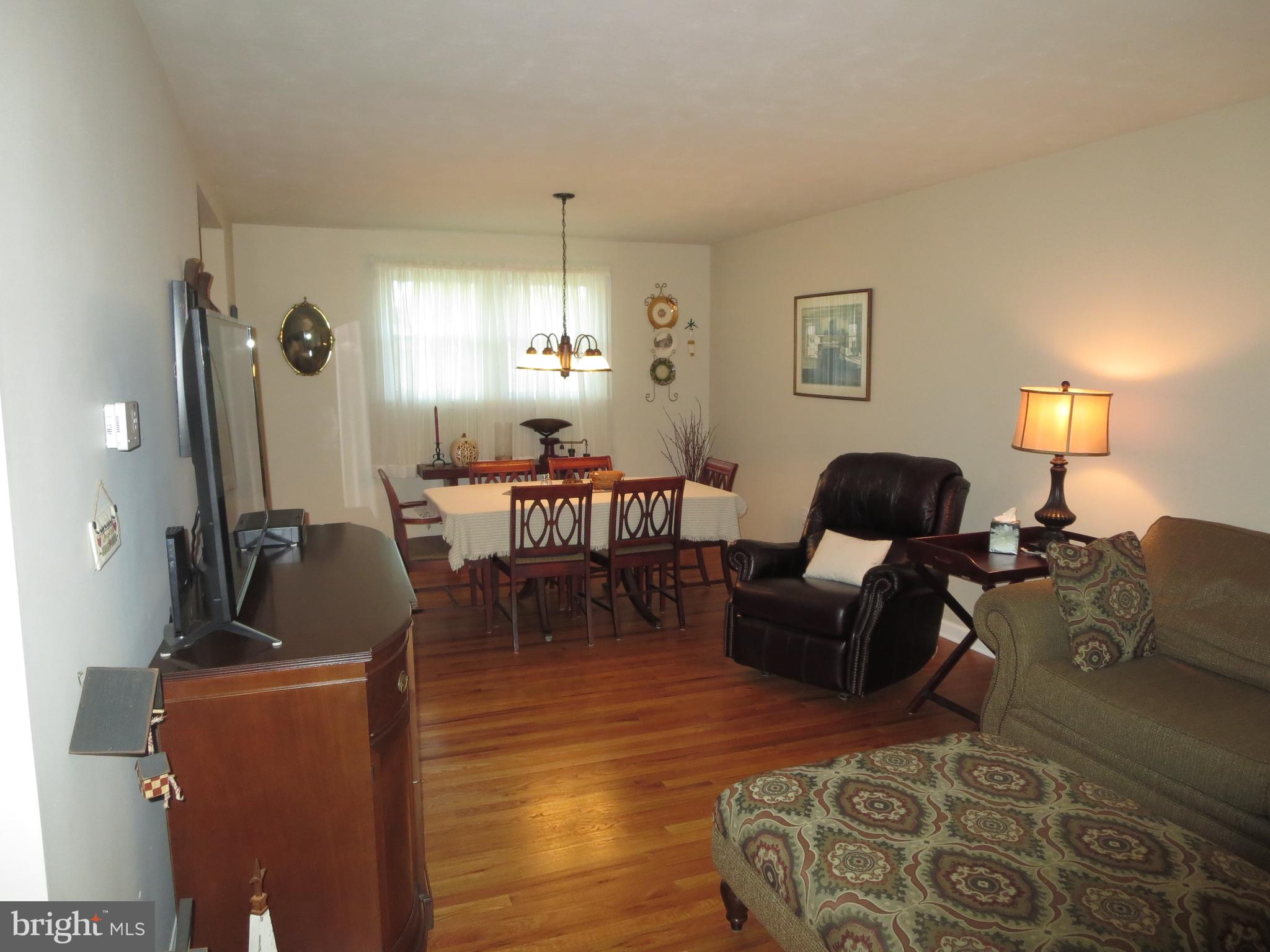1210 Stinsford Road Newark, DE 19713 - Photo 11 of 26 Living Room