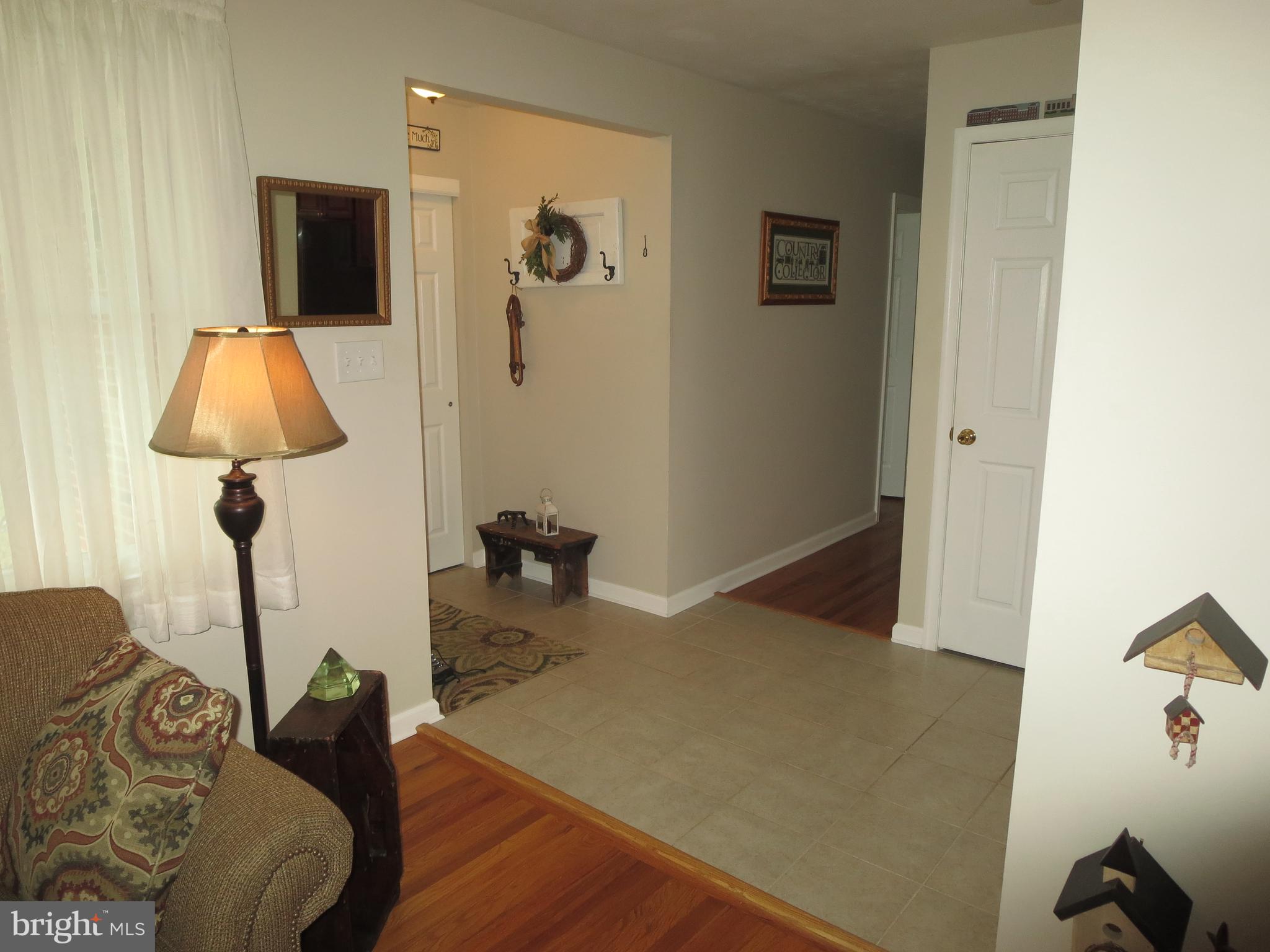 1210 Stinsford Road Newark, DE 19713 - Photo 14 of 26 Foyer