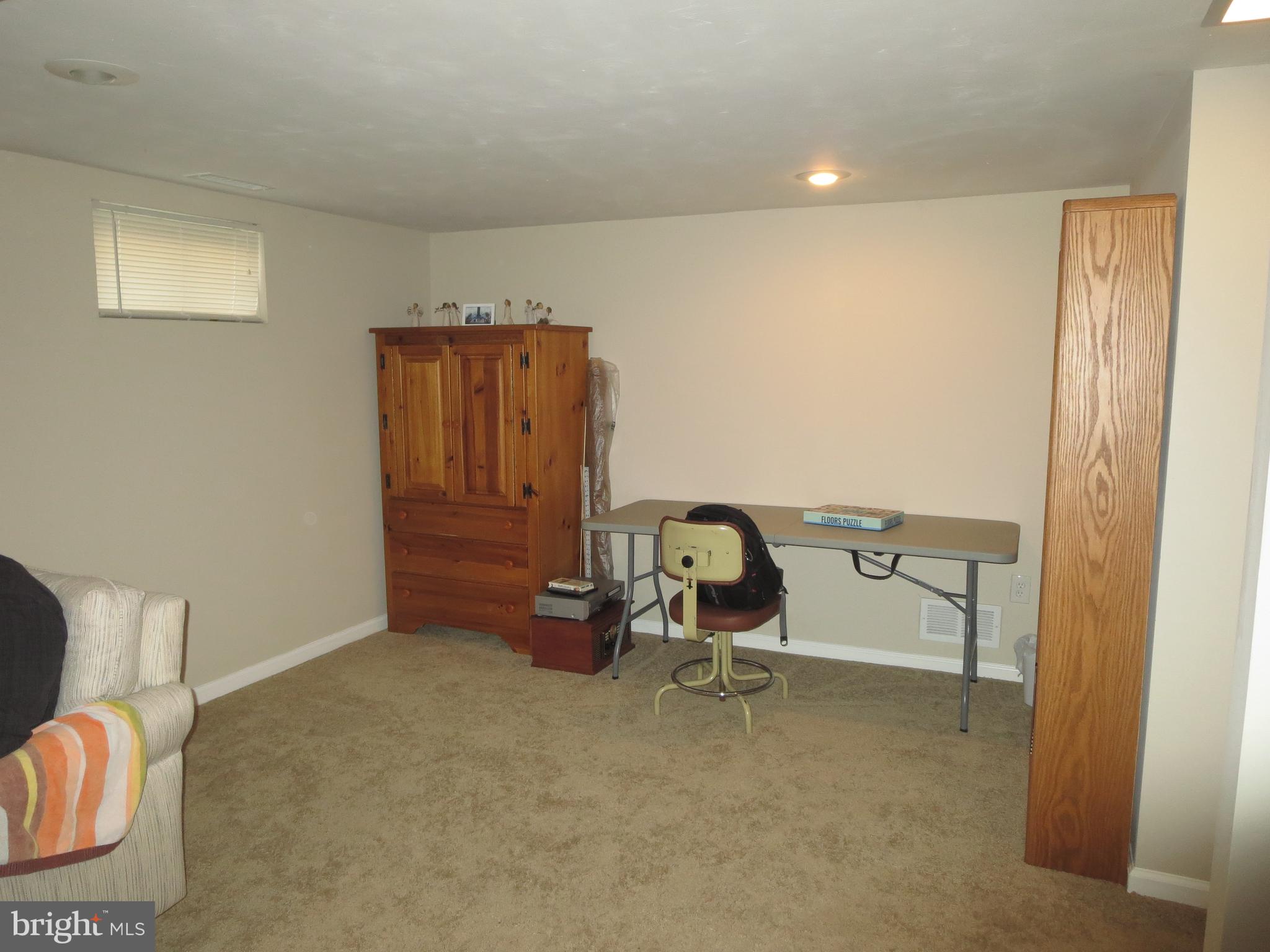1210 Stinsford Road Newark, DE 19713 - Photo 23 of 26 Family Room
