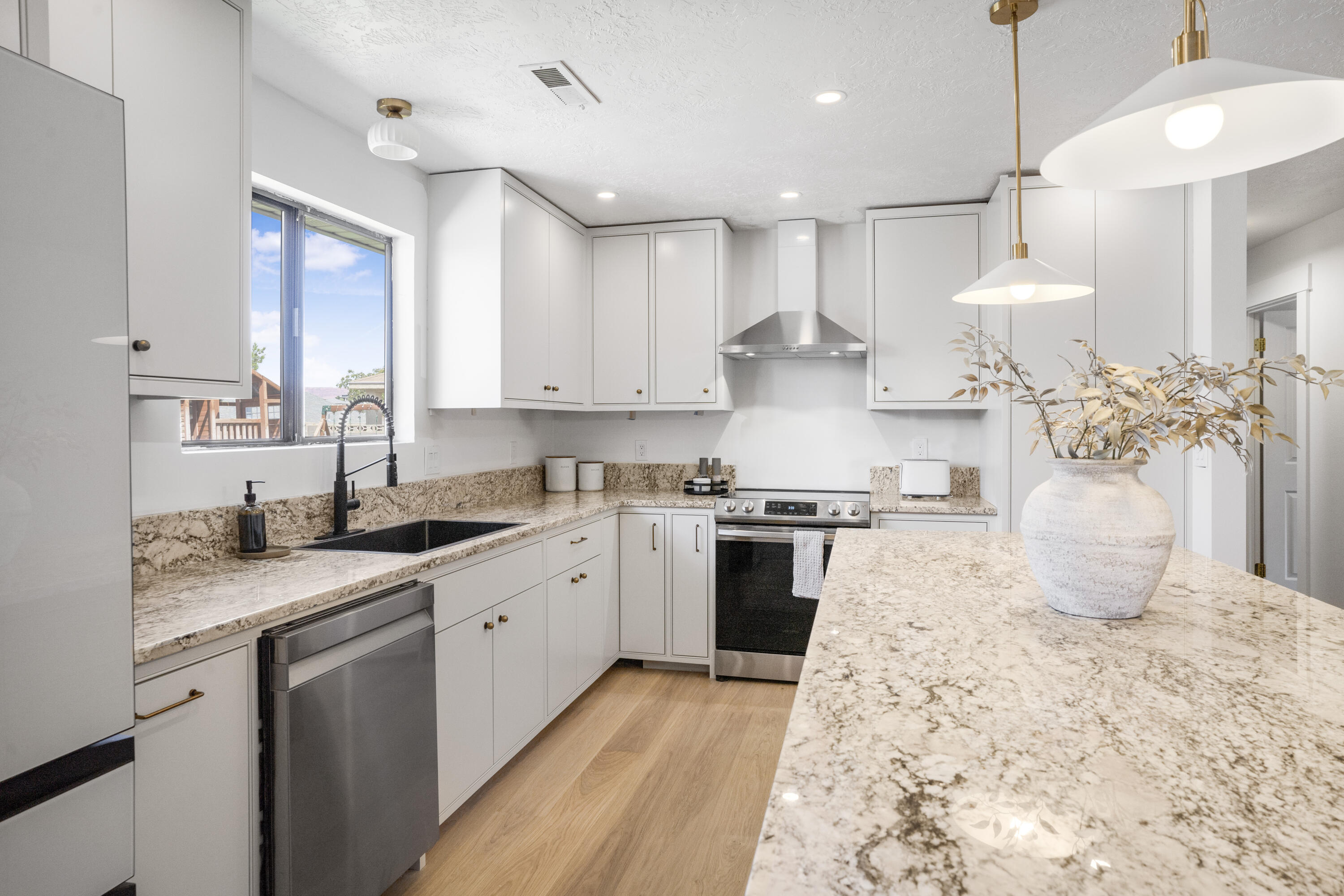 1655 Maplewood Way St. George, UT 84790 - Photo 1 of 1 DSC05466