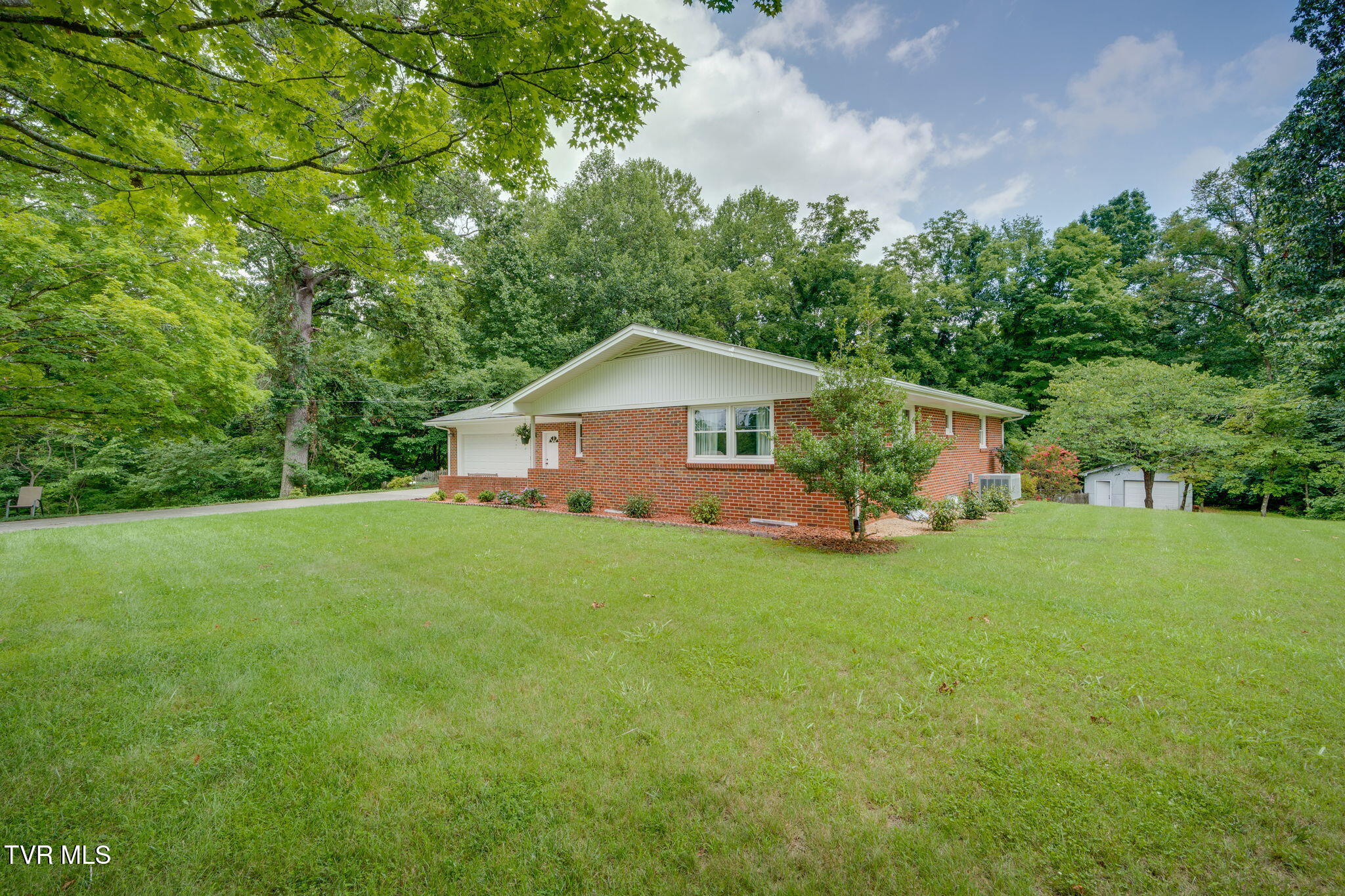 149 Liberty Church Road Kingsport, TN 37663 - Photo 4 of 53 003 (2)