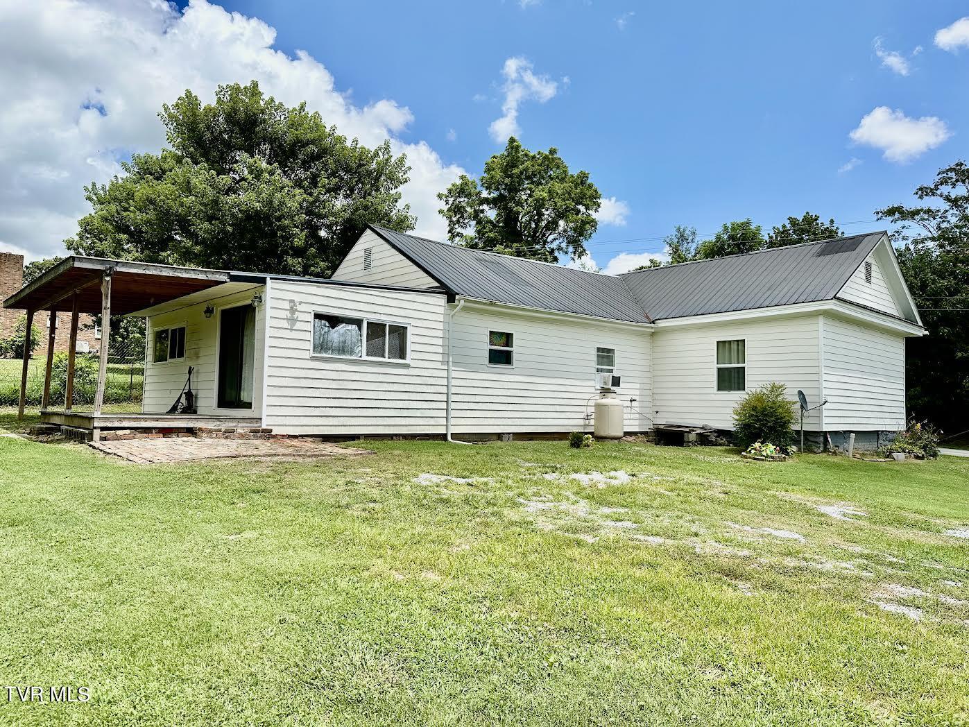 6465 Old Stage Road Chuckey, TN 37641 - Photo 3 of 23 Side